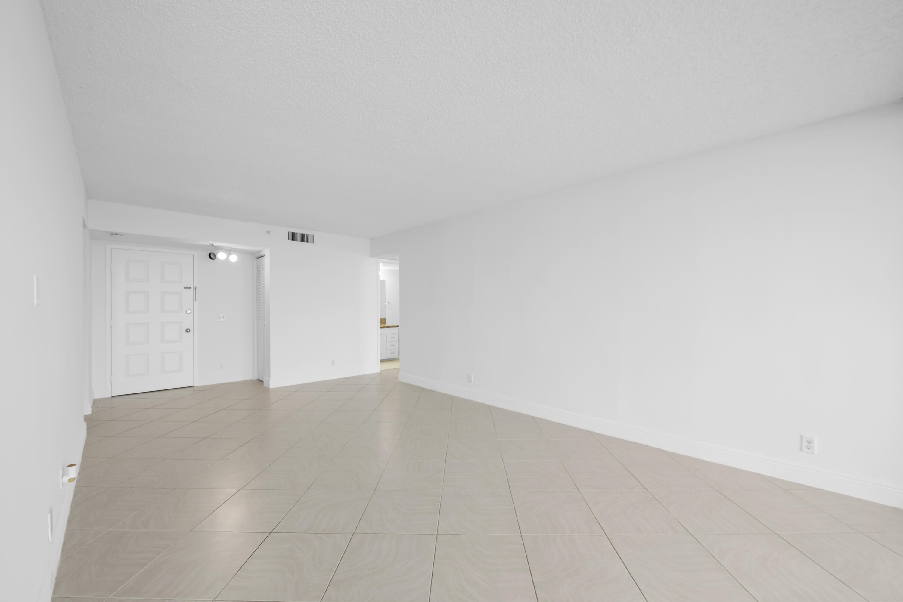 LAKE EMERALD CONDOMINIUM NO - Residential Lease
