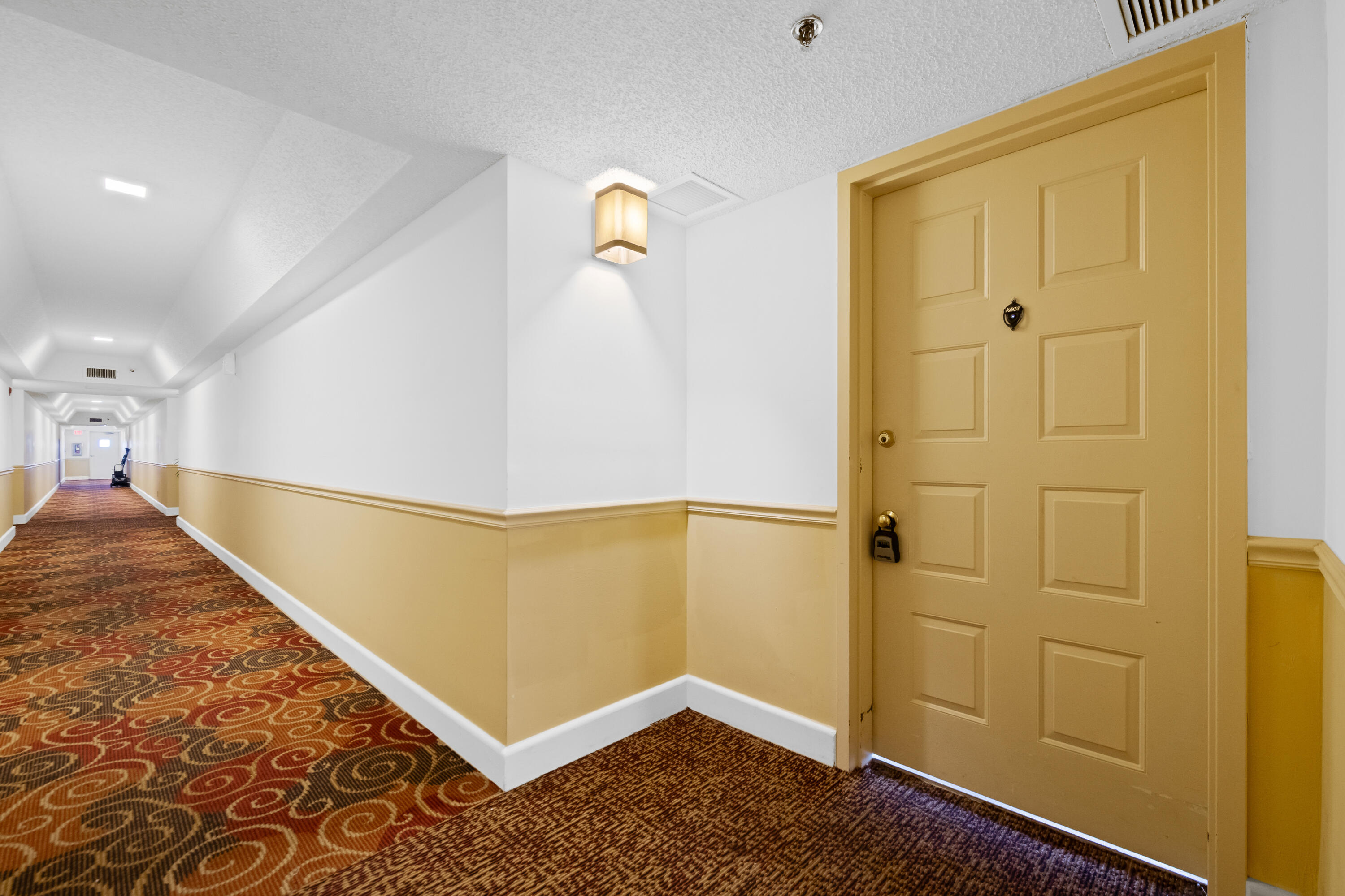 LAKE EMERALD CONDOMINIUM NO - Residential Lease