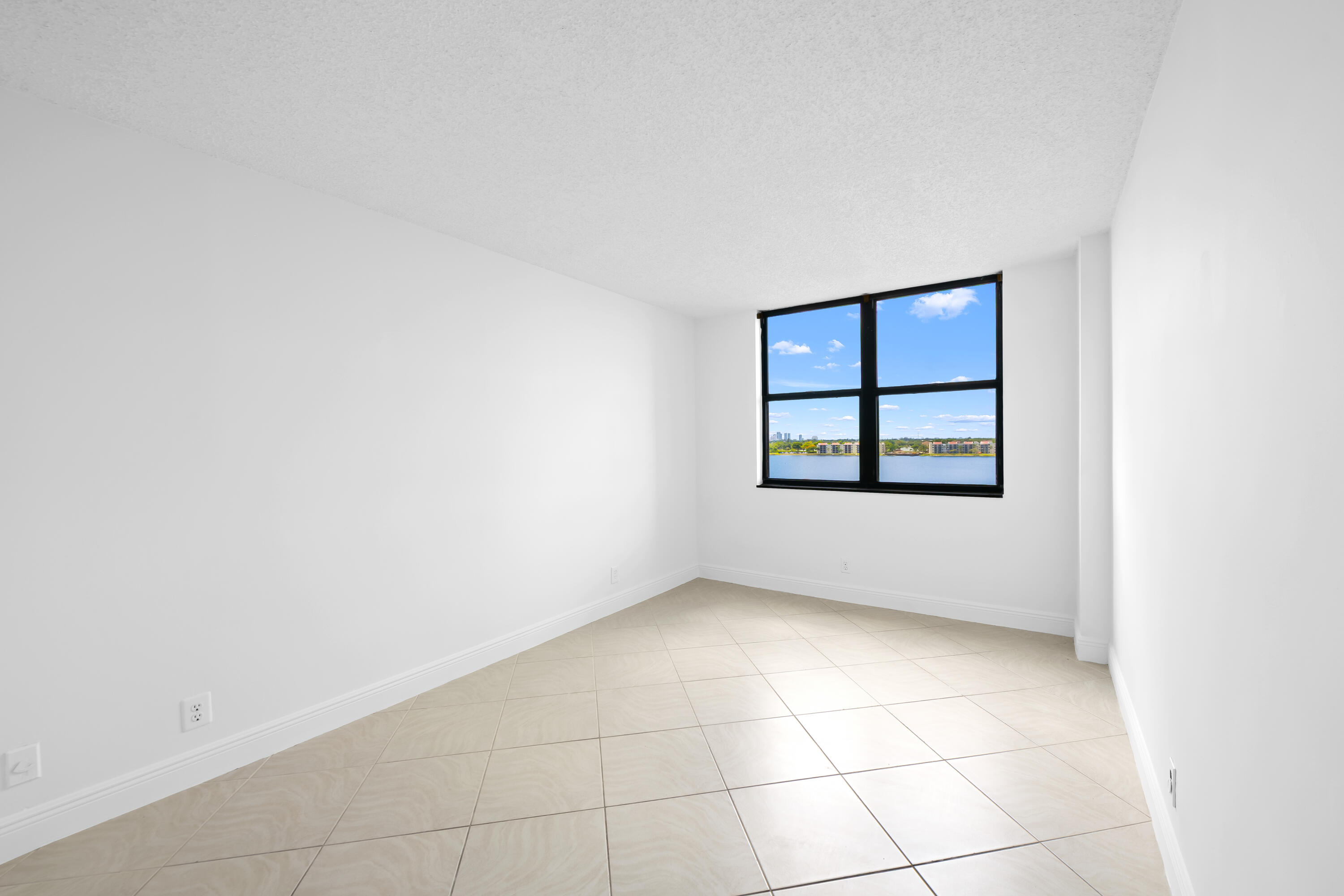 LAKE EMERALD CONDOMINIUM NO - Residential Lease