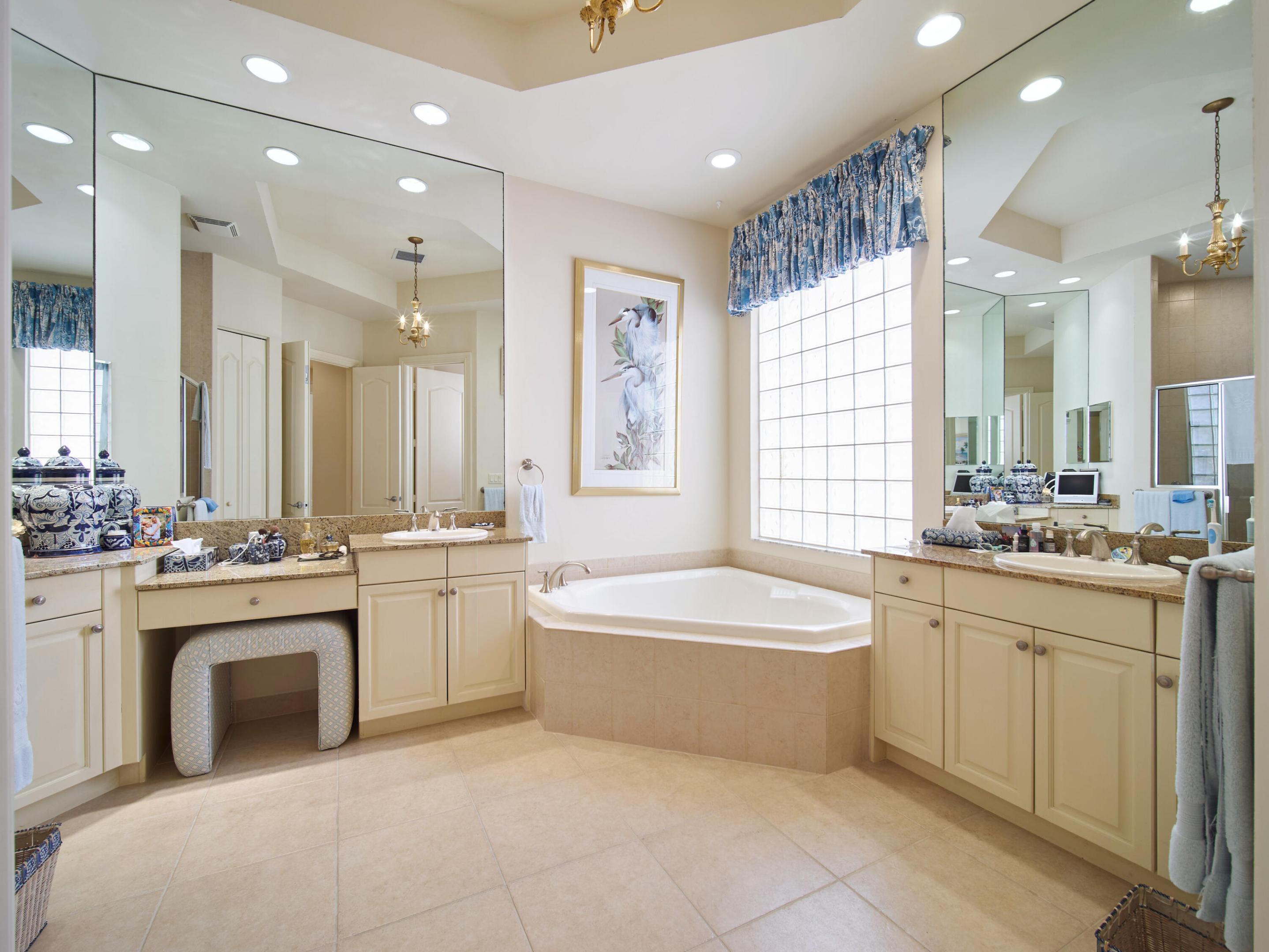 Ibis Golf & Country Club - The Woodlands - Residential