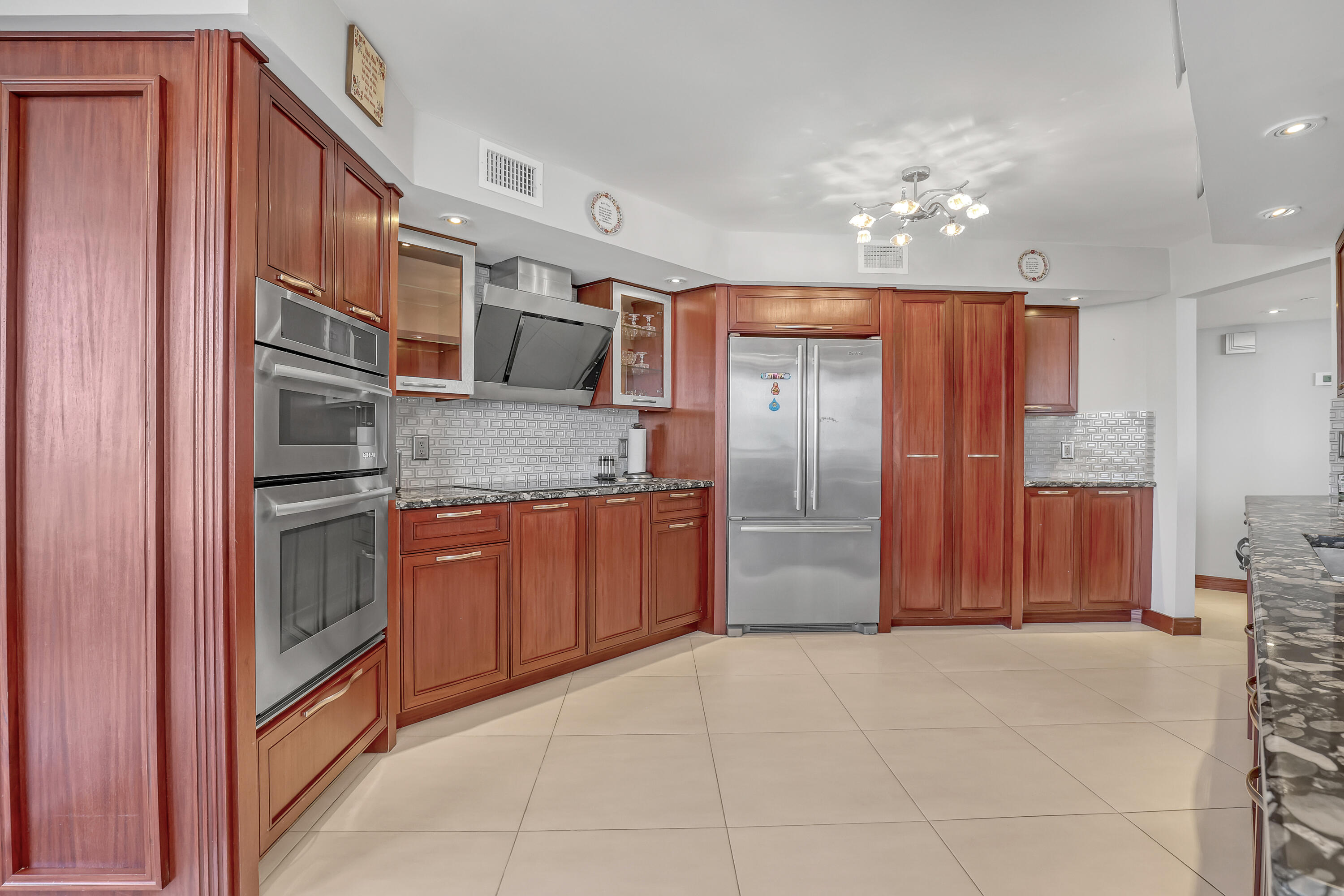 CORNICHE CONDO - Residential Lease