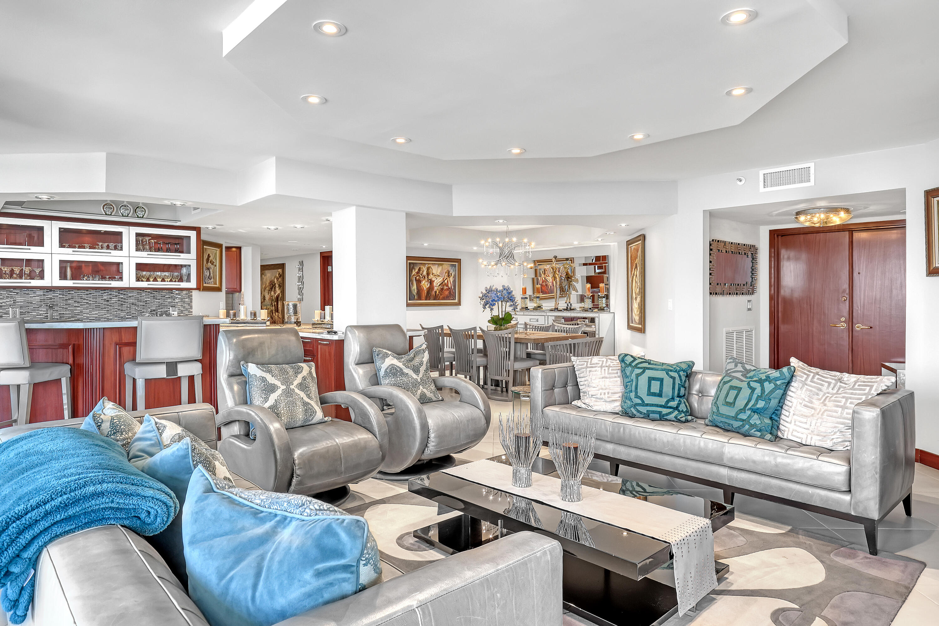 CORNICHE CONDO - Residential Lease