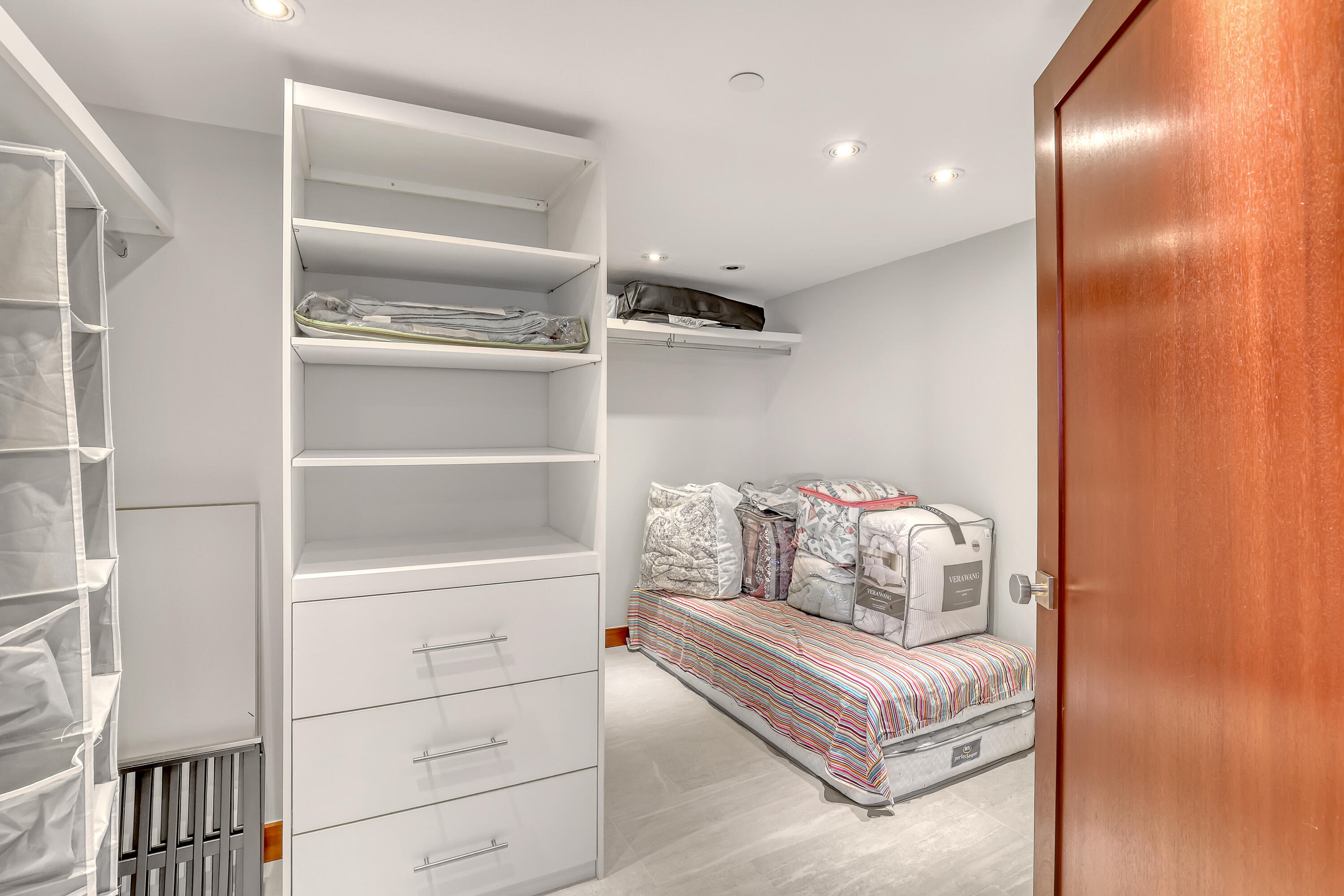 CORNICHE CONDO - Residential Lease