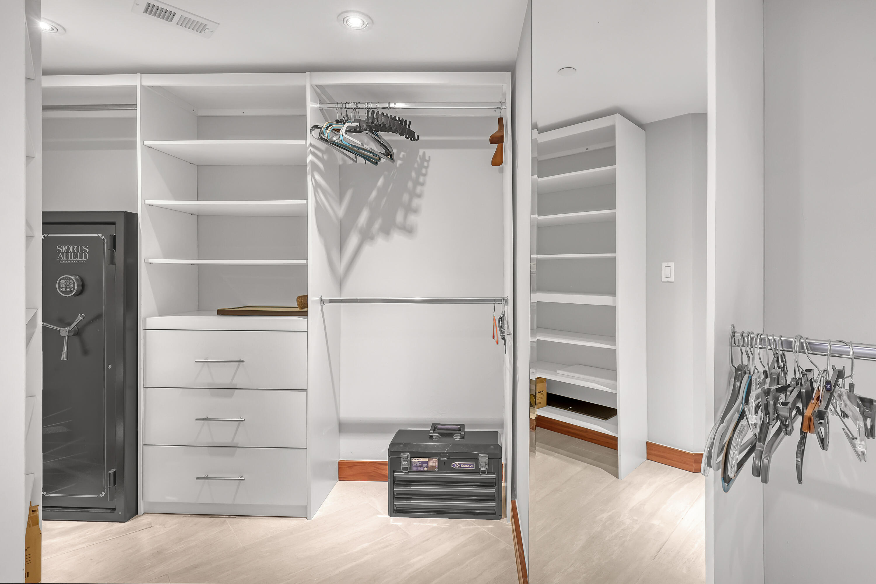 CORNICHE CONDO - Residential Lease