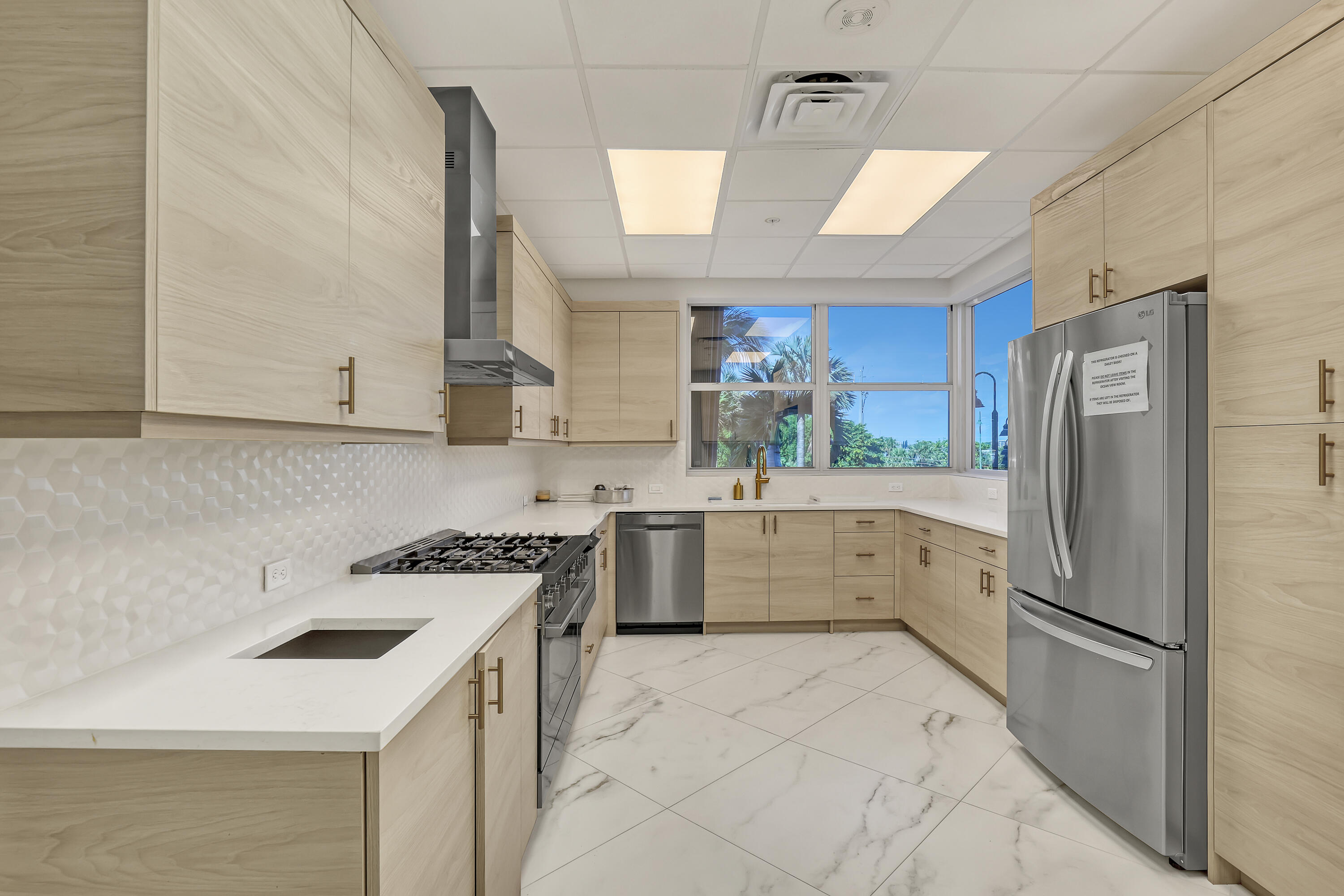 CORNICHE CONDO - Residential Lease