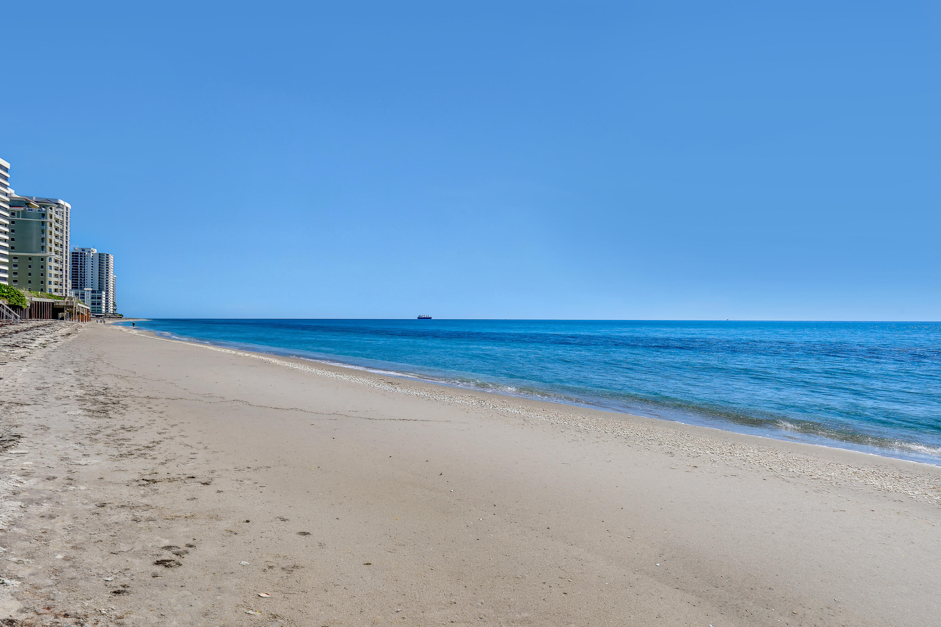CORNICHE CONDO - Residential Lease