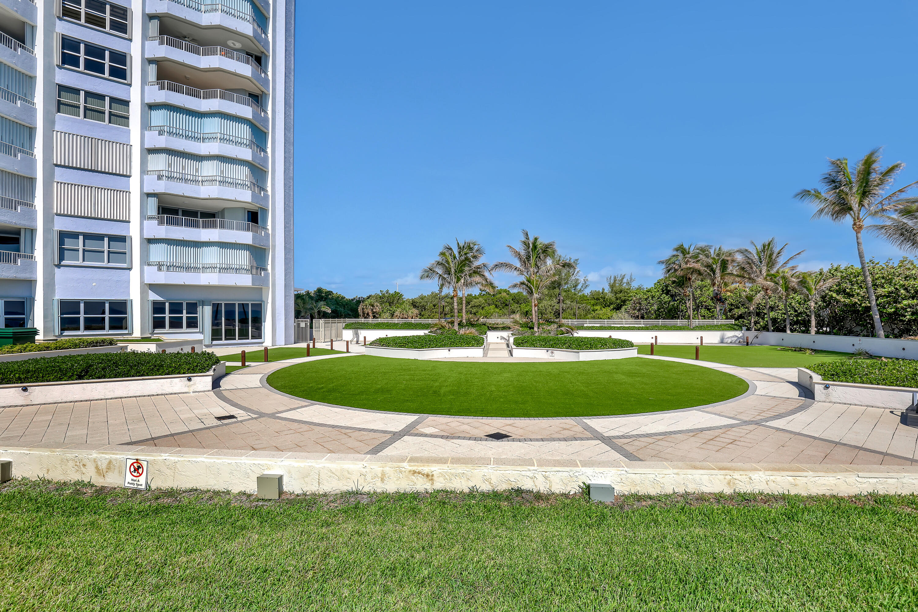 CORNICHE CONDO - Residential Lease