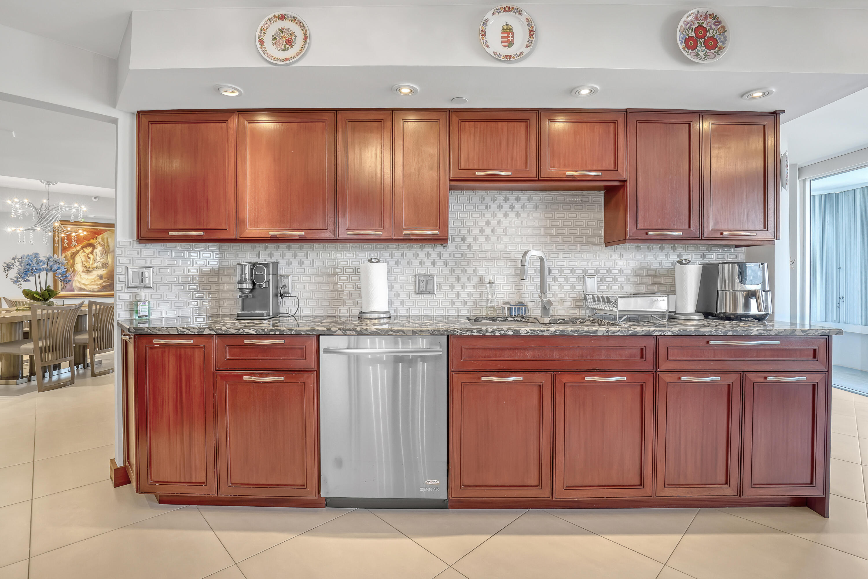 CORNICHE CONDO - Residential Lease