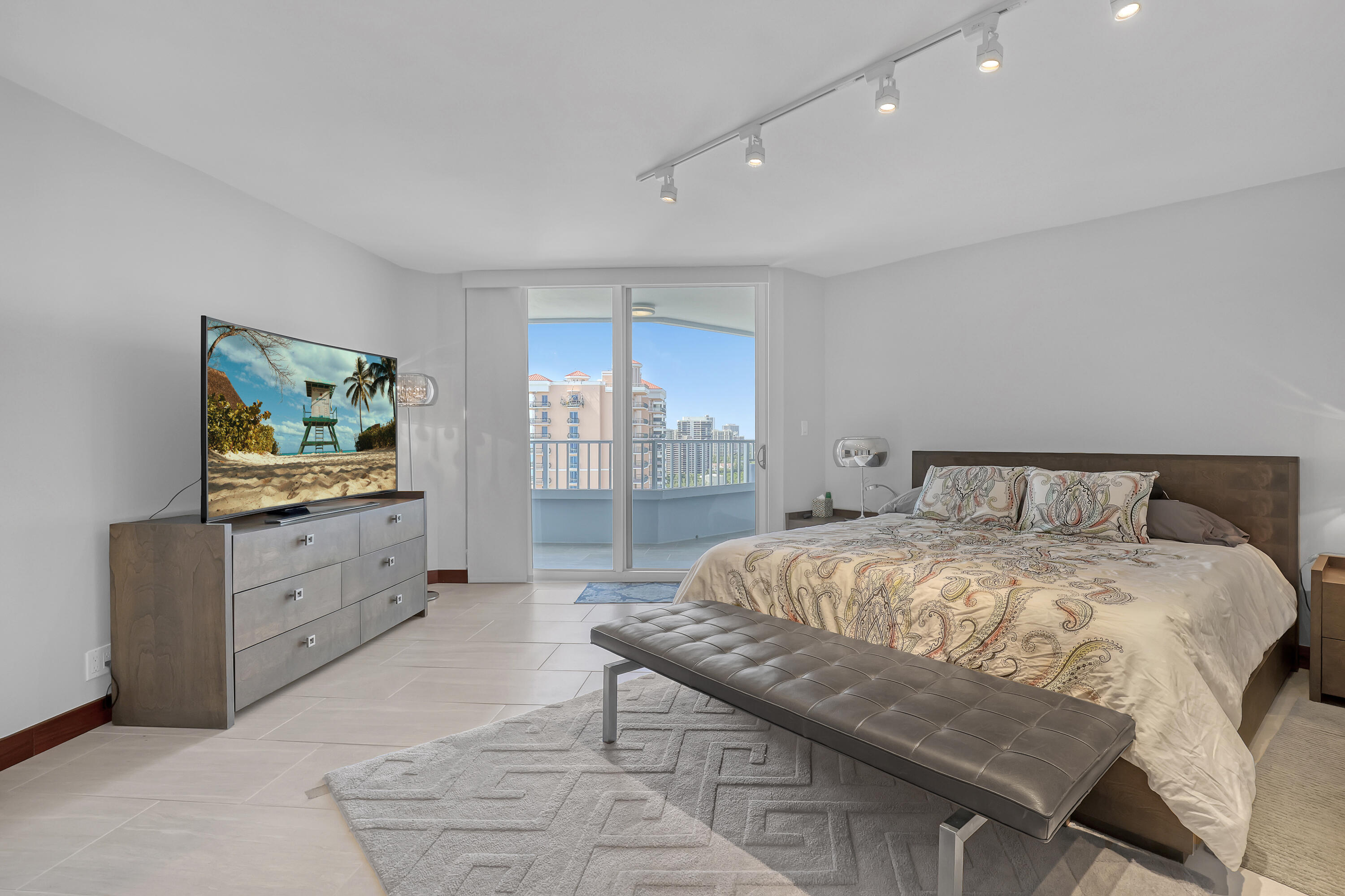 CORNICHE CONDO - Residential Lease