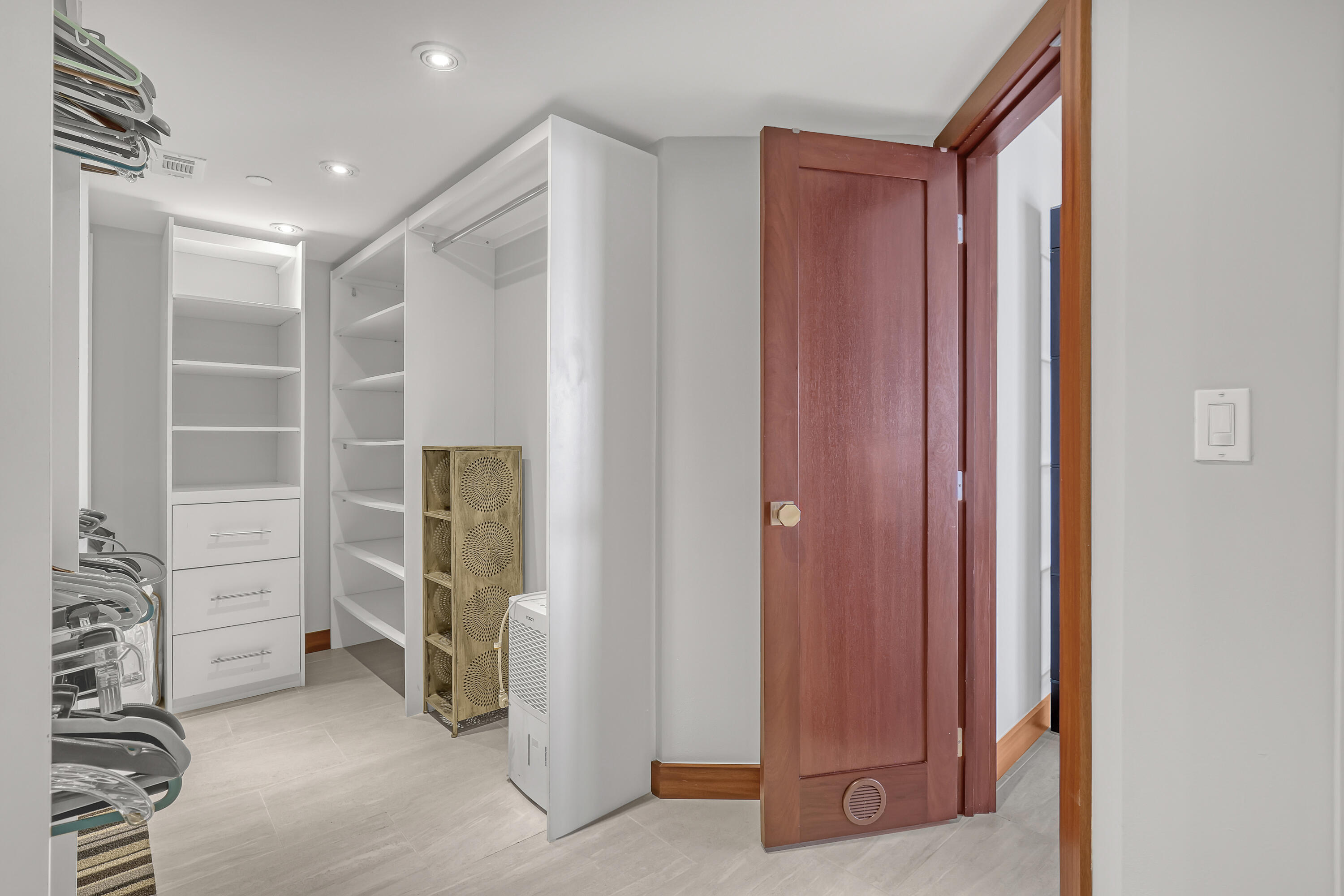 CORNICHE CONDO - Residential Lease