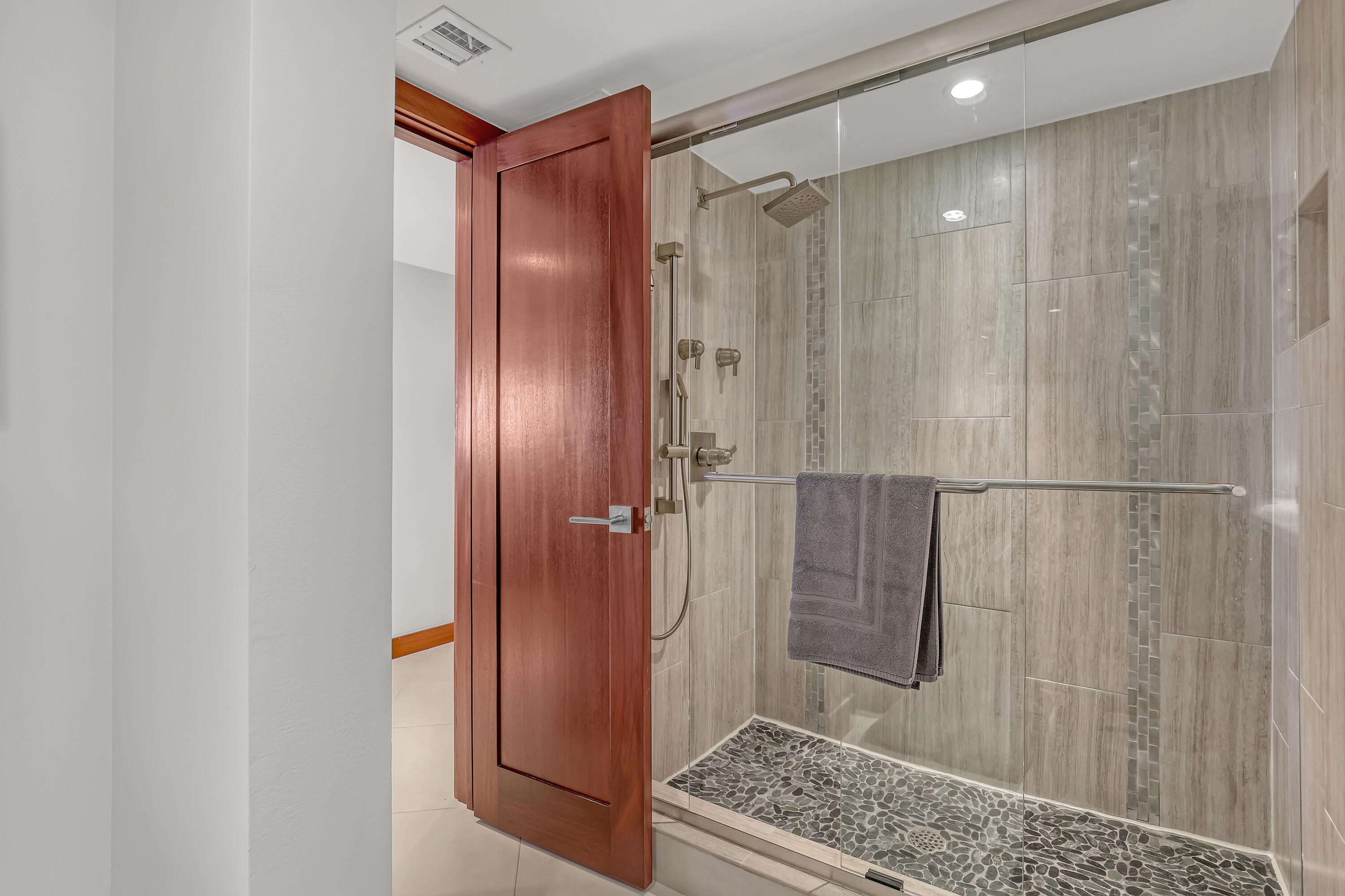 CORNICHE CONDO - Residential Lease