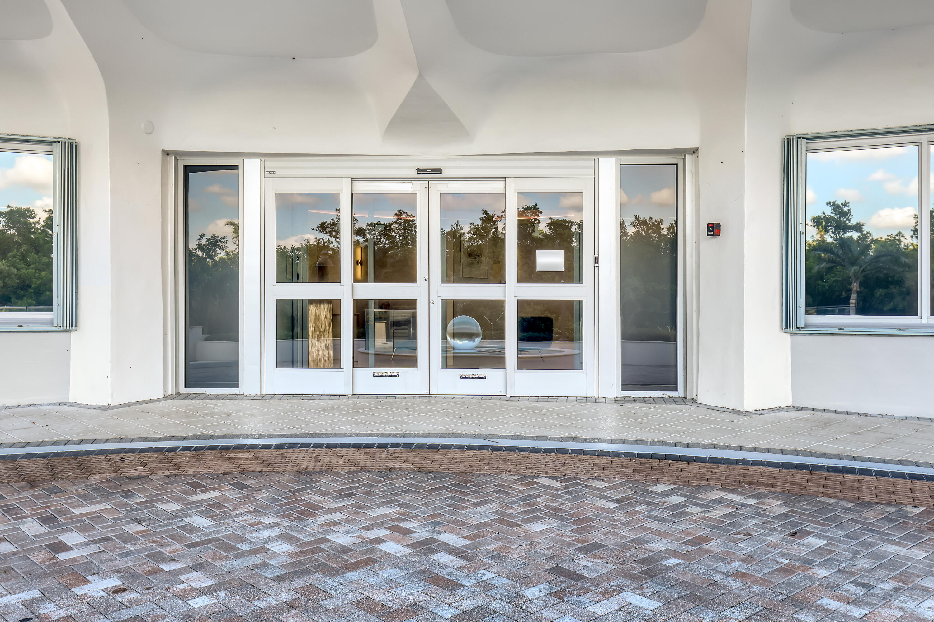 CORNICHE CONDO - Residential Lease