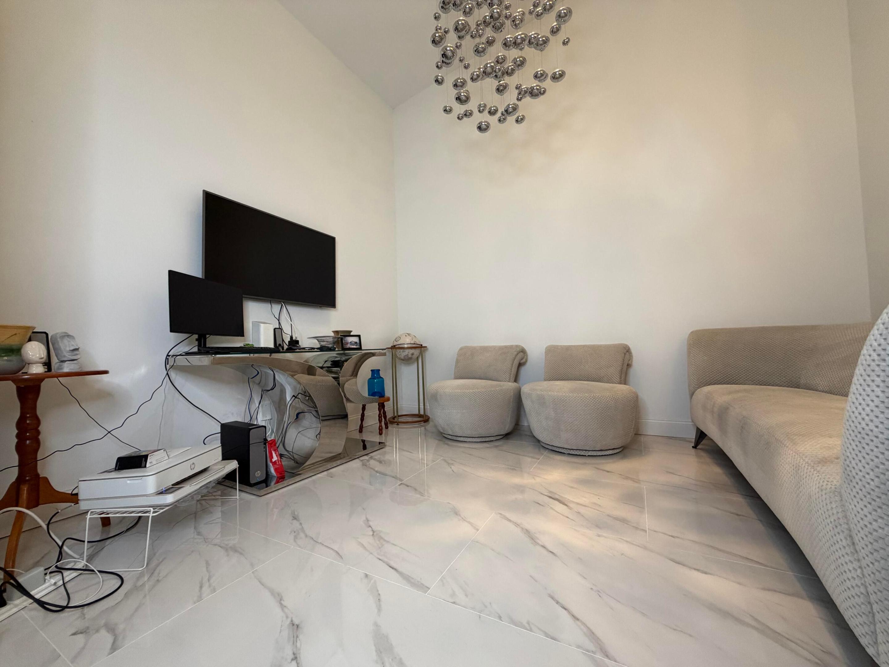 TUSCANY BAY - Residential