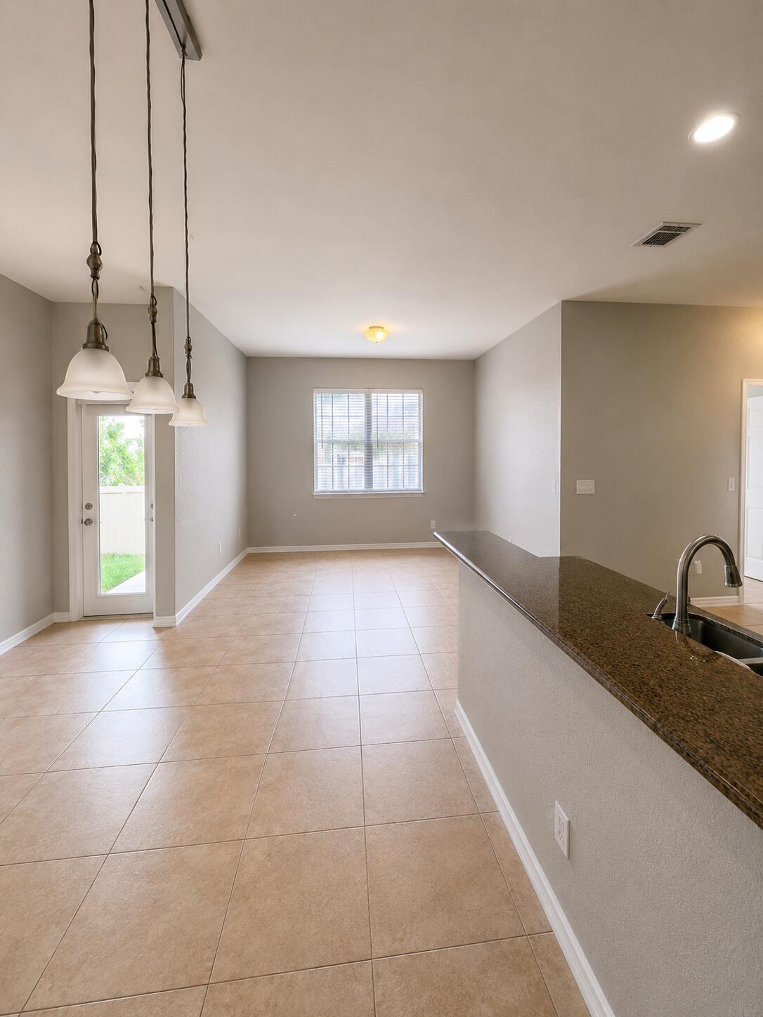 HAMPTON HILLS CONDO - Residential Lease