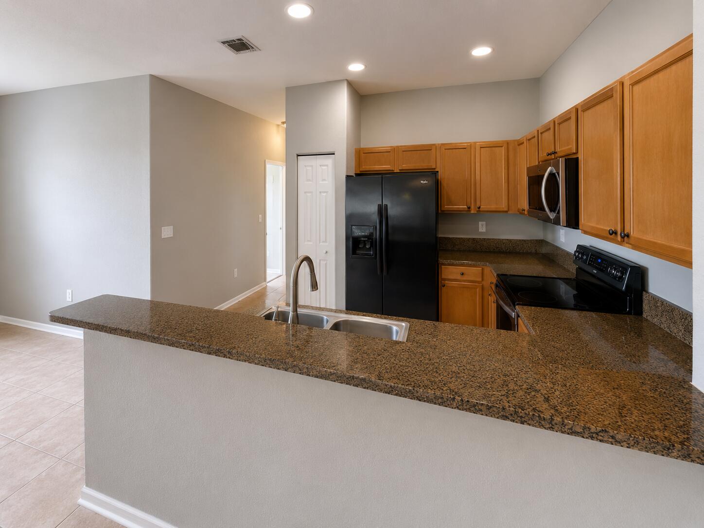 HAMPTON HILLS CONDO - Residential Lease
