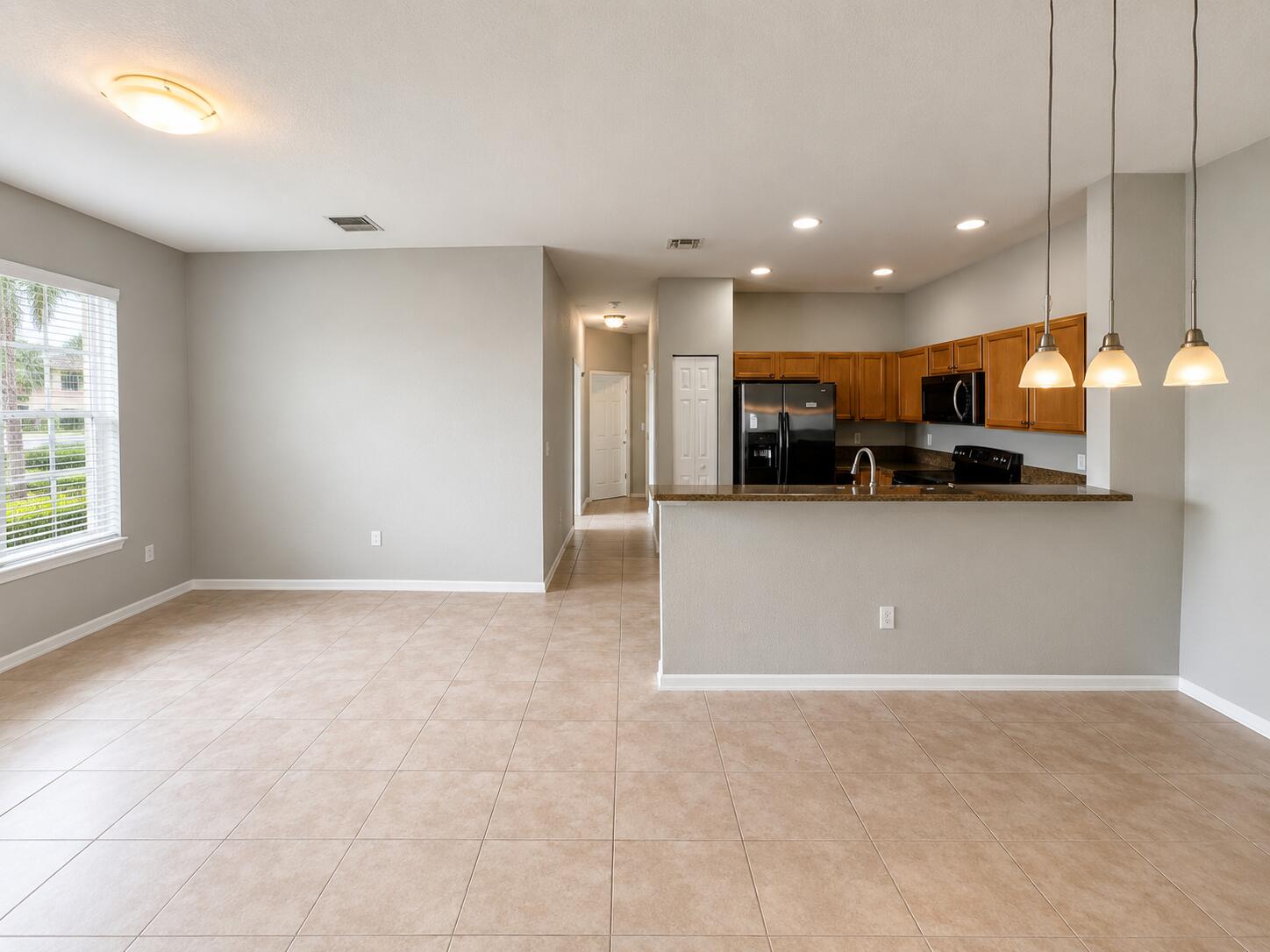 HAMPTON HILLS CONDO - Residential Lease