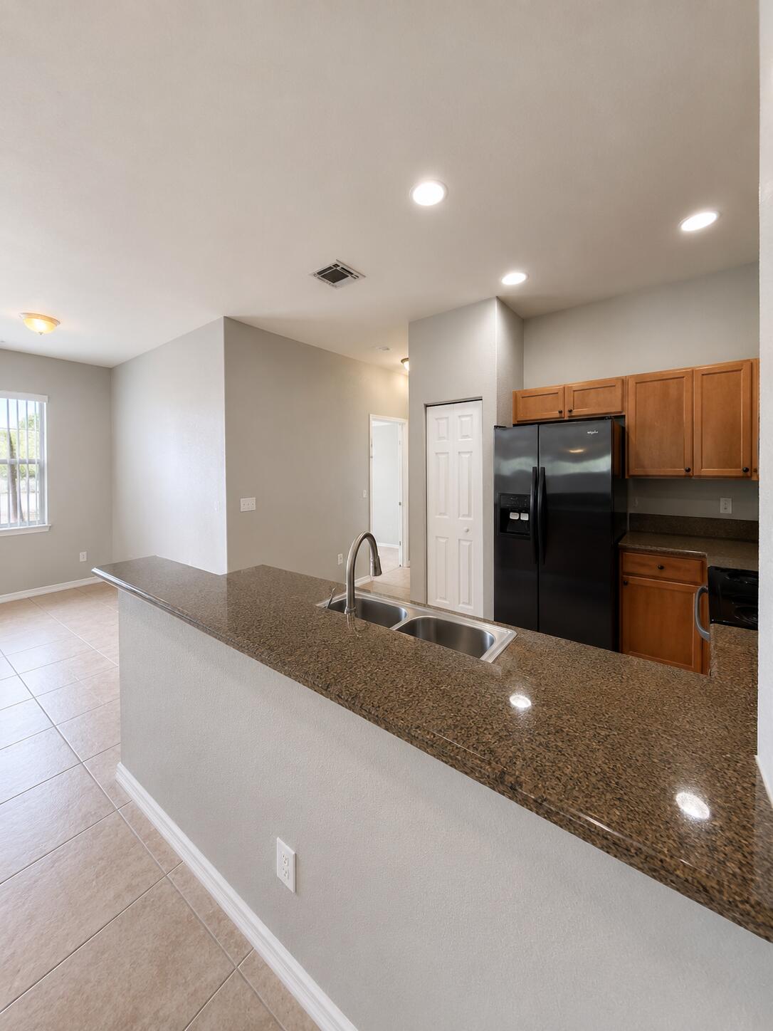 HAMPTON HILLS CONDO - Residential Lease