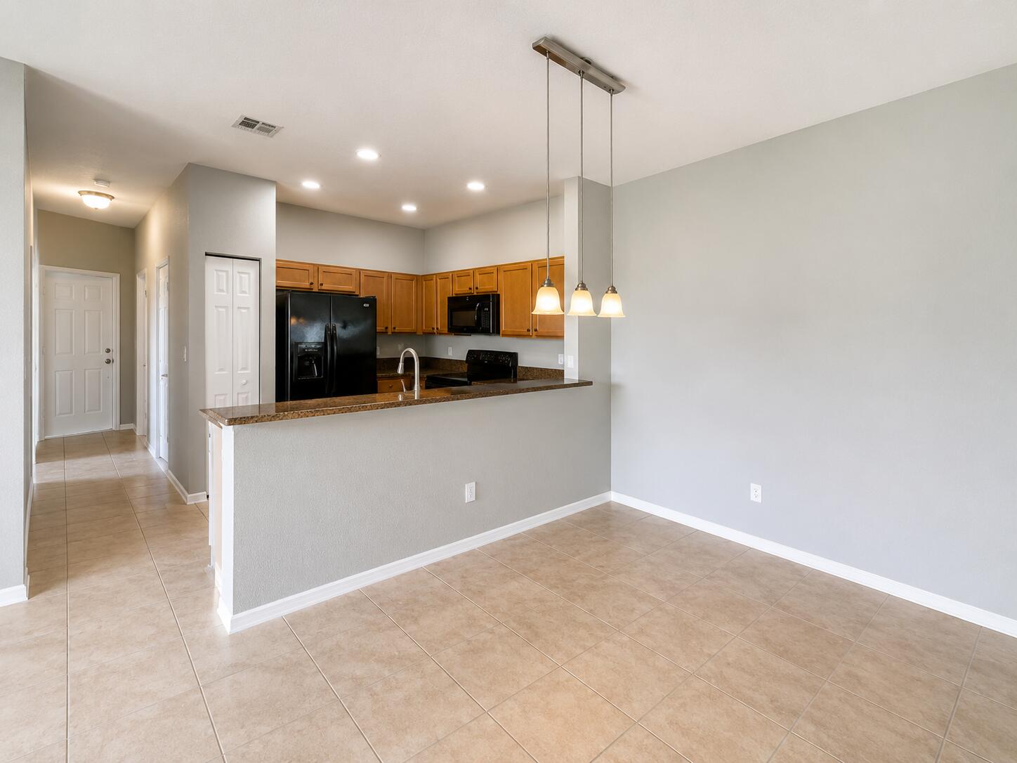 HAMPTON HILLS CONDO - Residential Lease