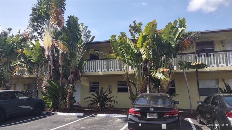 WILTON COMMONS CONDOMINIUM - Residential