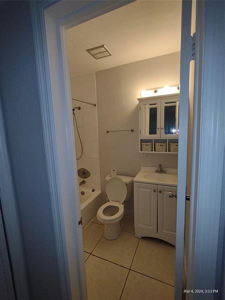 WILTON COMMONS CONDOMINIUM - Residential