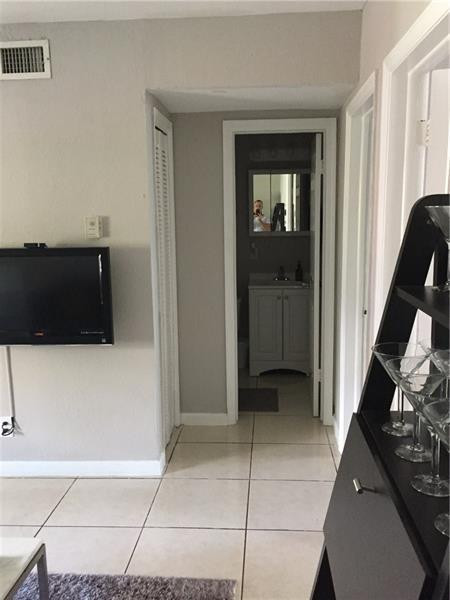 WILTON COMMONS CONDOMINIUM - Residential