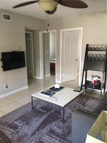 WILTON COMMONS CONDOMINIUM - Residential