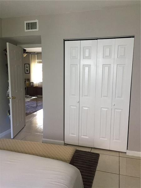 WILTON COMMONS CONDOMINIUM - Residential