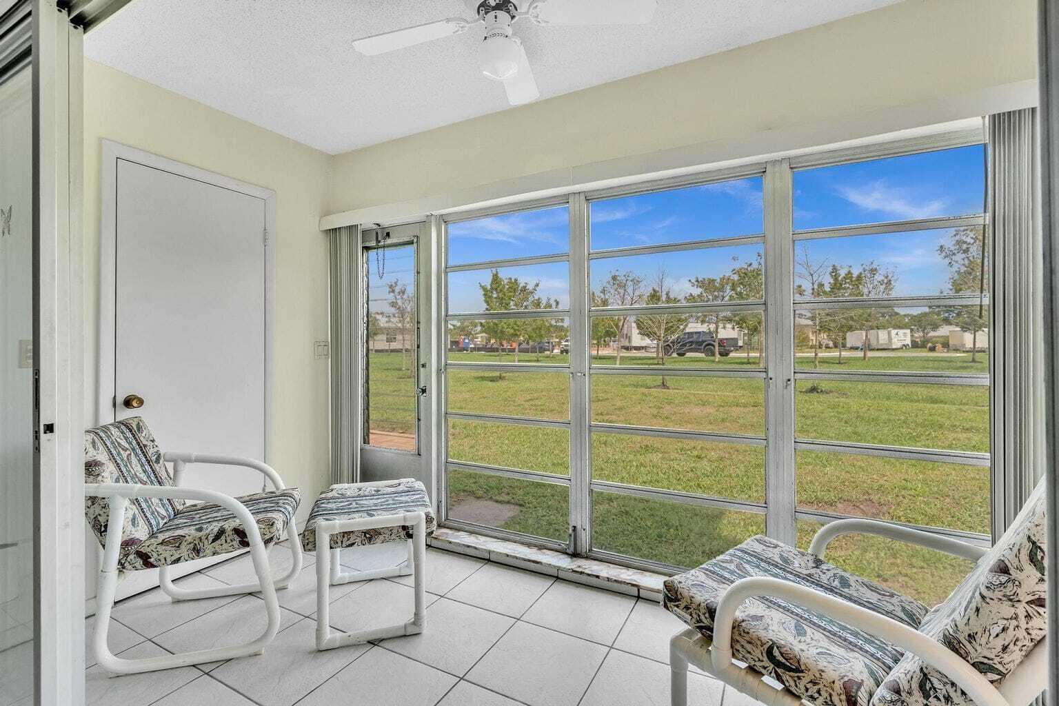 PALM GREENS AT VILLA DEL RAY CONDO II - Residential Lease