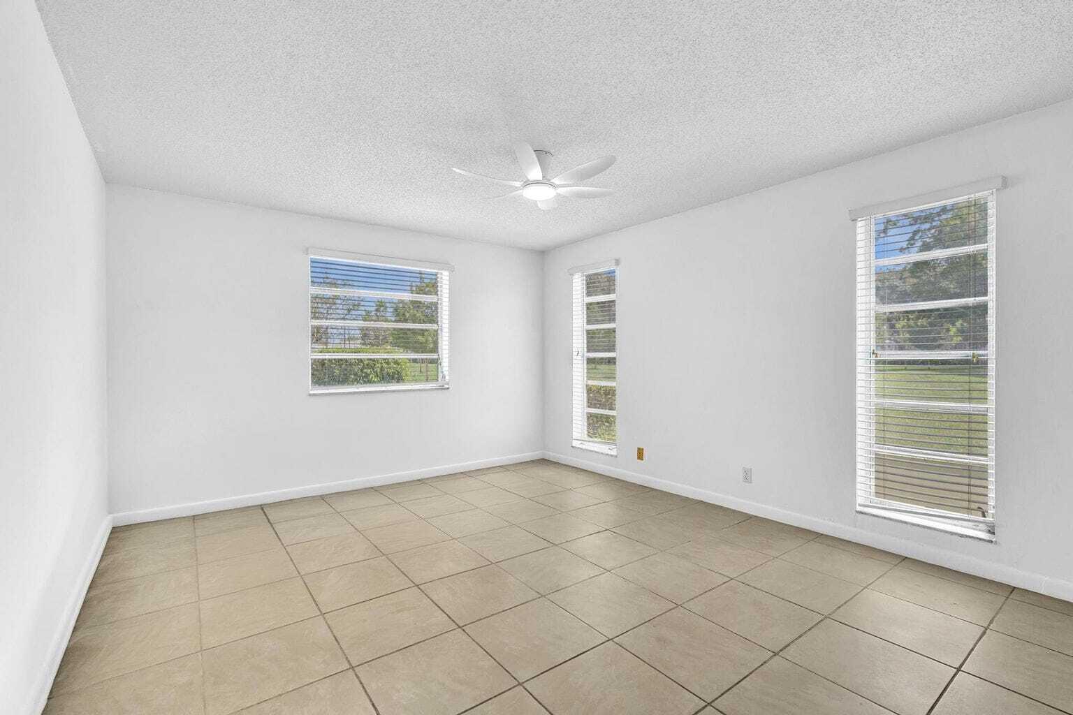 PALM GREENS AT VILLA DEL RAY CONDO II - Residential Lease