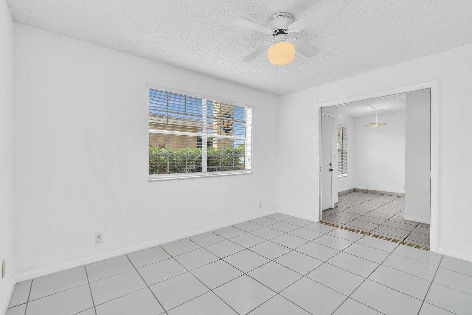 PALM GREENS AT VILLA DEL RAY CONDO II - Residential Lease