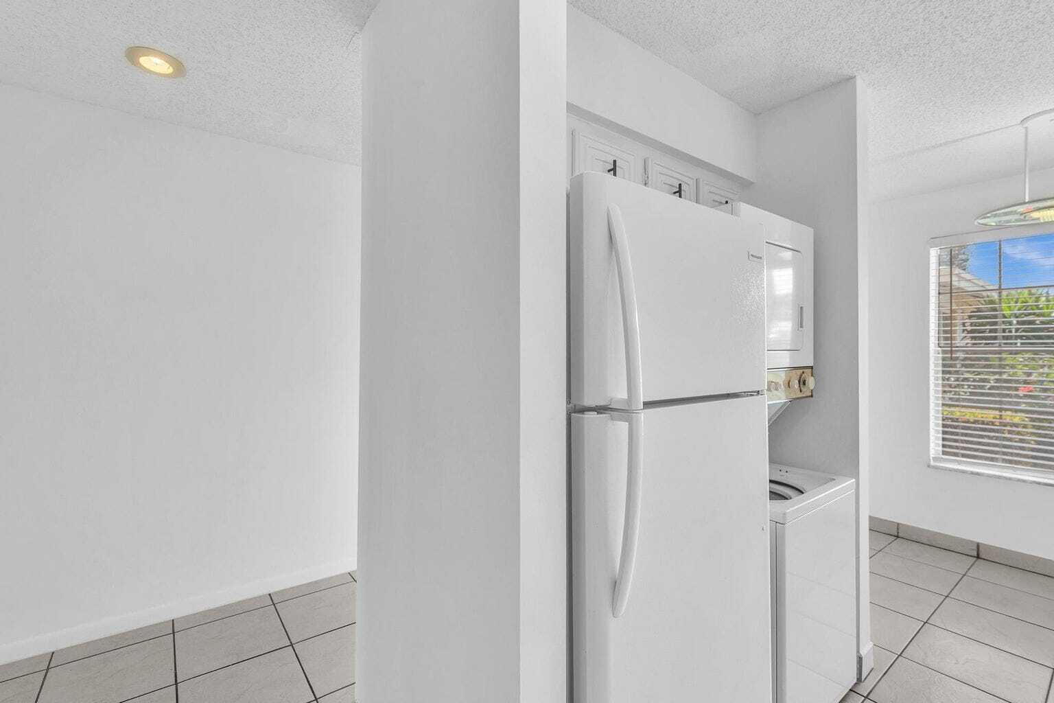 PALM GREENS AT VILLA DEL RAY CONDO II - Residential Lease