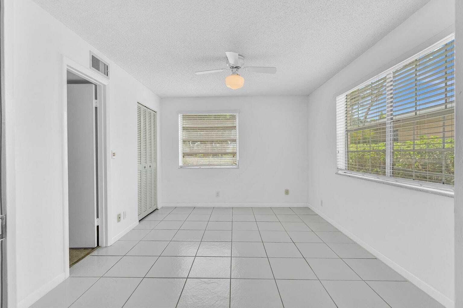 PALM GREENS AT VILLA DEL RAY CONDO II - Residential Lease