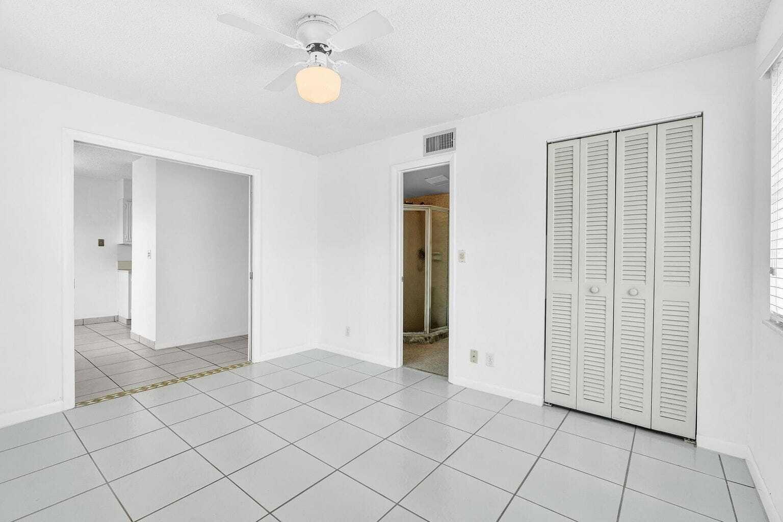 PALM GREENS AT VILLA DEL RAY CONDO II - Residential Lease