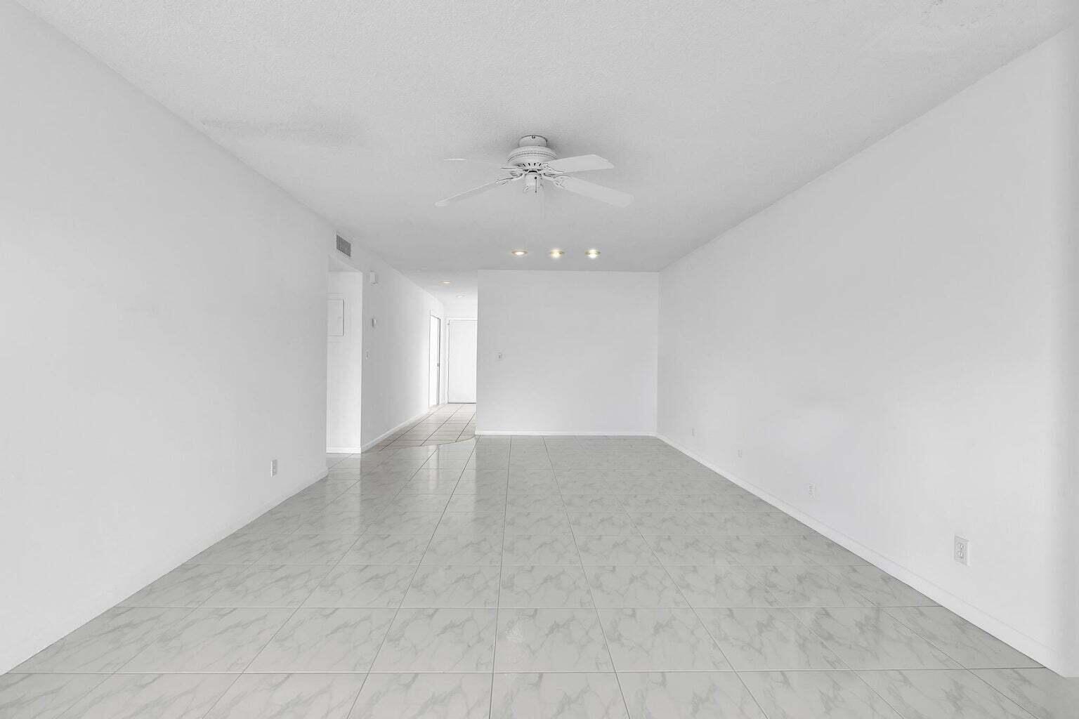 PALM GREENS AT VILLA DEL RAY CONDO II - Residential Lease