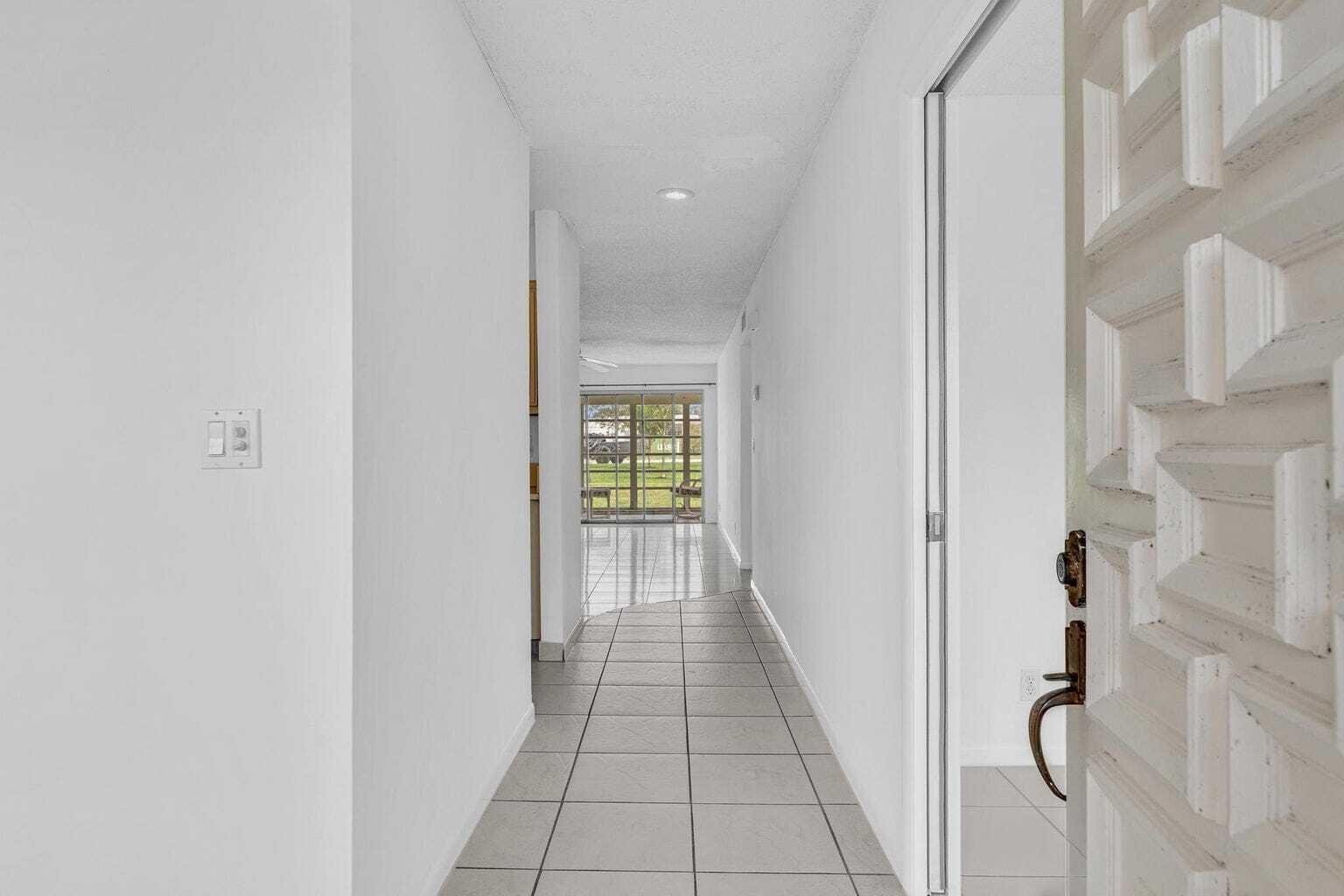 PALM GREENS AT VILLA DEL RAY CONDO II - Residential Lease