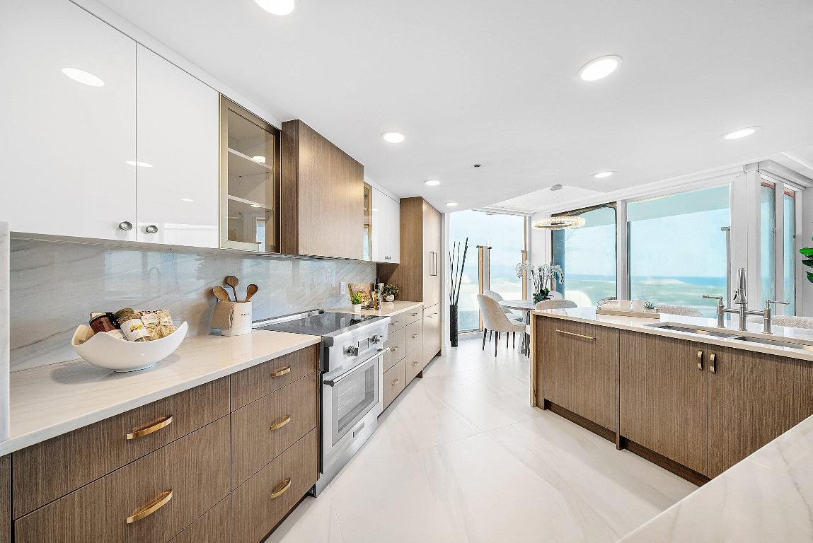 PLAZA OF THE PALM BEACHES CONDO - Residential