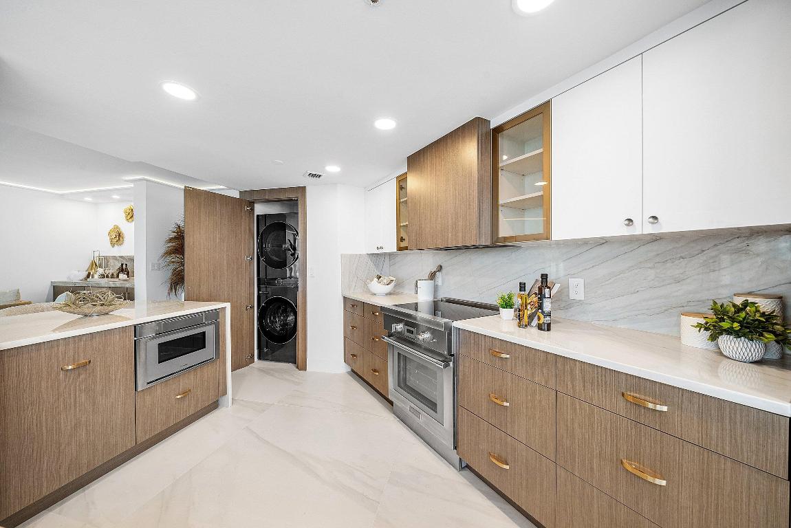 PLAZA OF THE PALM BEACHES CONDO - Residential