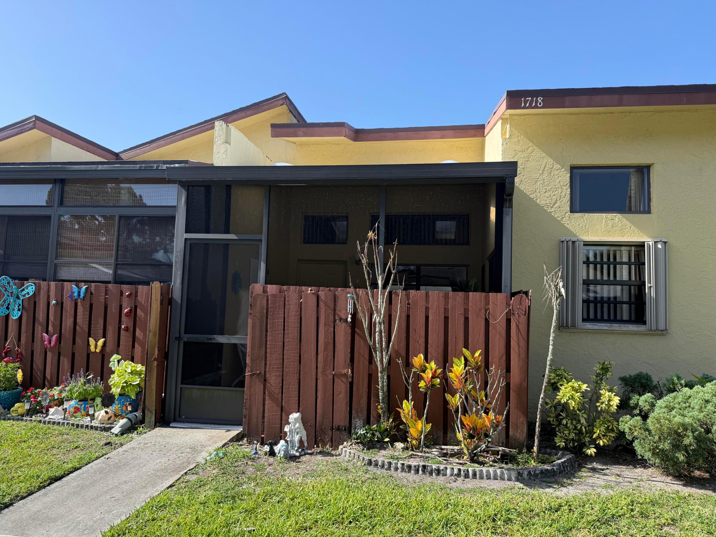 Savannahs Condominums - Residential