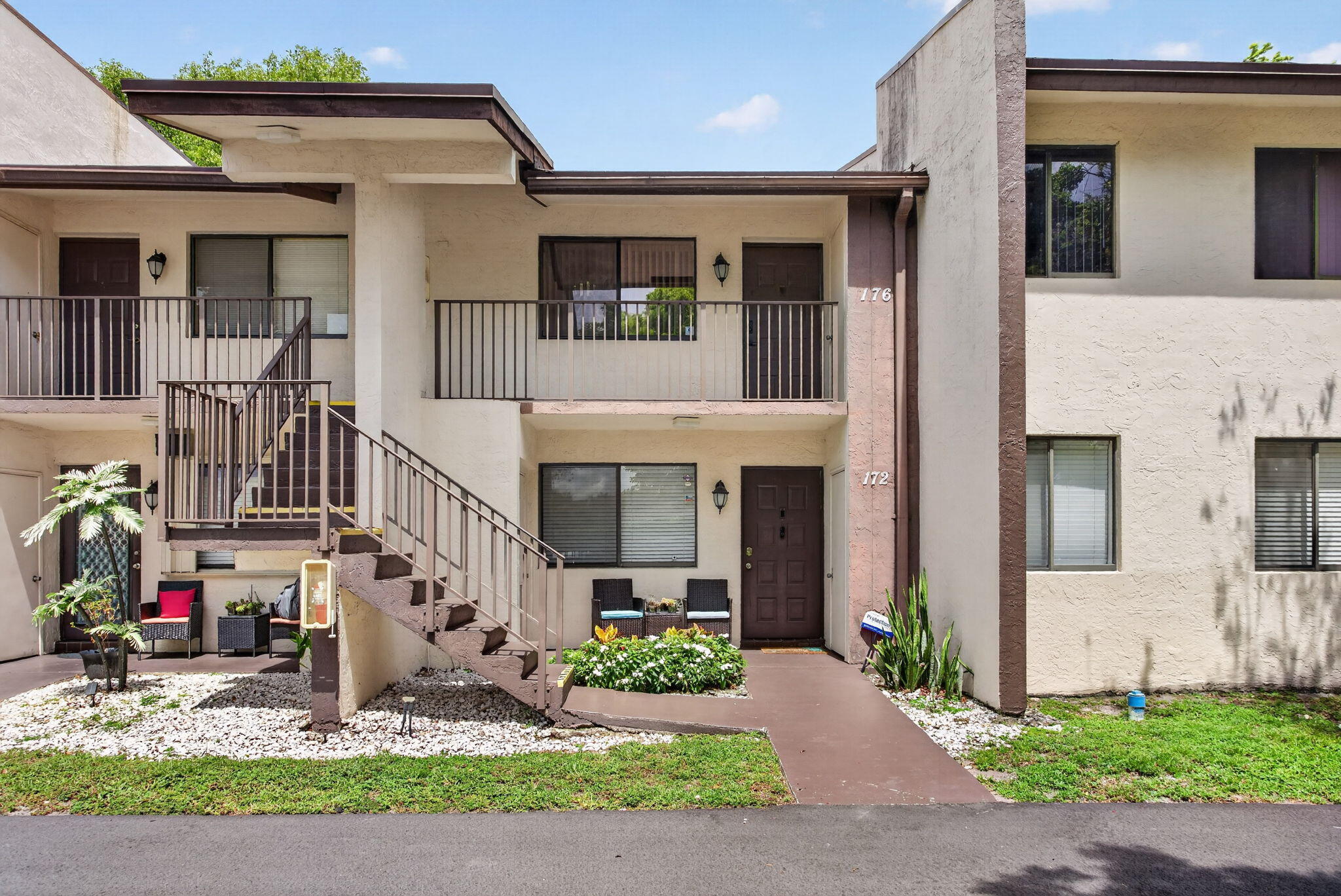 ALL-AGES WELCOME! PET-FRIENDLY COMMUNITY w/WASHER/DRYER IN UNIT & LOTS OF GUEST PARKING! Bright & Spacious 2 BR/2 BA 1st Flr Garden Condo in highly sought after Laurels at Margate! Open floorplan overlooking screen patio & private greenbelt area. Updated kitchen with 2023 SS Refrigerator and LG IQ Stackable Washer & Dryer, 2021 A/C, 2021 WH, newly resurfaced Tile floors throughout living area, laminate flooring in lrg Primary BR. Lots of storage, incl an outside Storage room, Great loc, quiet complex! *Association requires a 650 Credit Score, Combined Household income for 1/1 $25k and 2/2 $35K per year, 40% DTI Ratio; no rentals first 3 years of ownership, MUST BE BUYER's PRIMARY RESIDENCE. Association req 3 months of maintenance be held in escrow until resale. Please see HOA requirements.