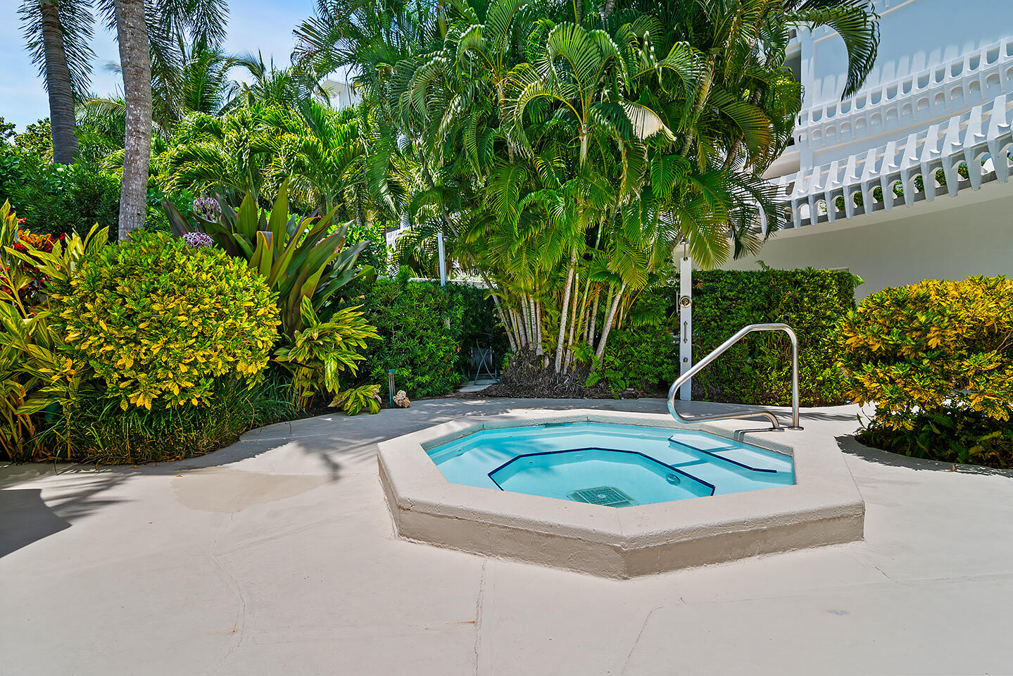 THREE HUNDRED OCEAN BLVD APTS INC - Residential