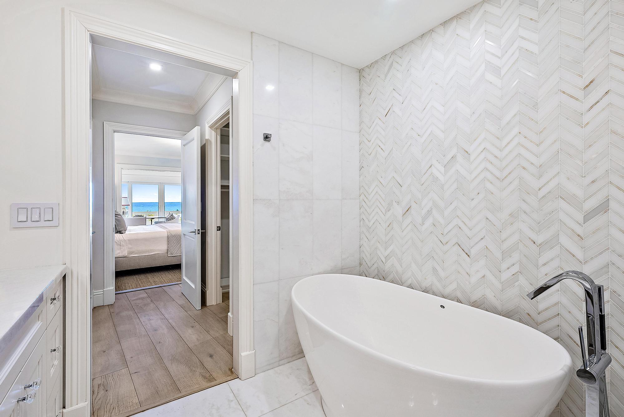 THREE HUNDRED OCEAN BLVD APTS INC - Residential