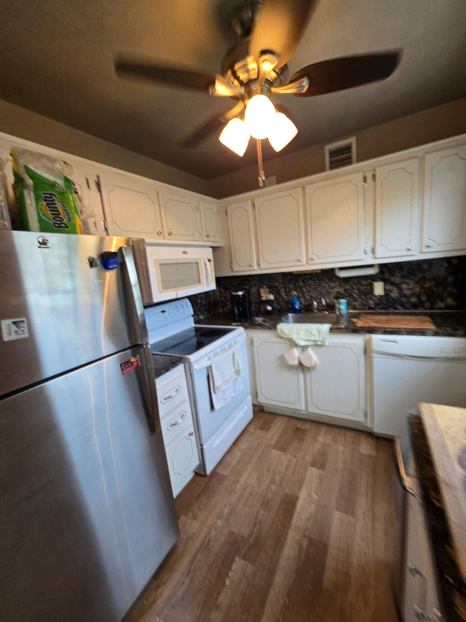 MARKHAM P CONDO - Residential Lease