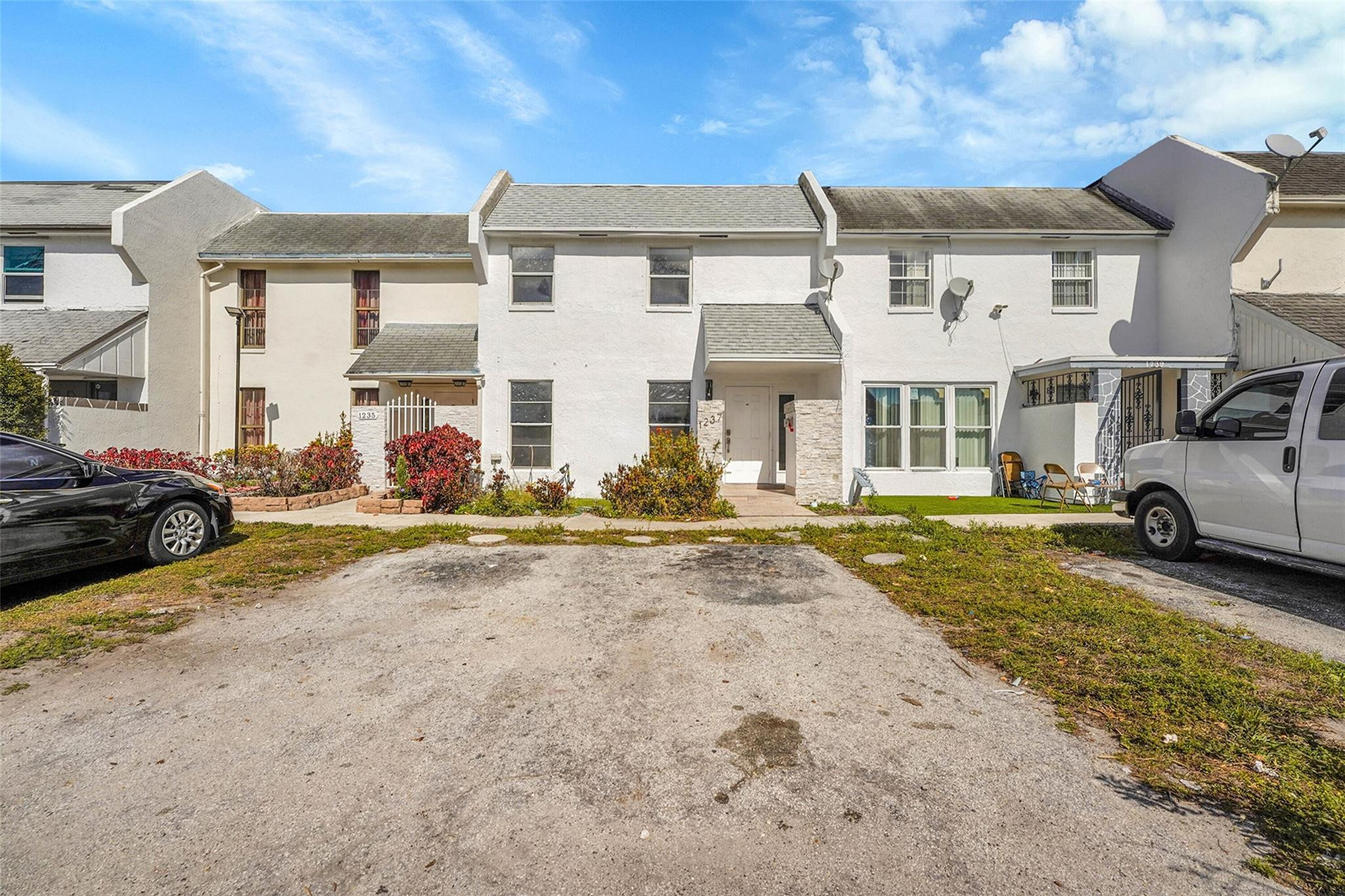 Tam-o-shanter Villas - Residential