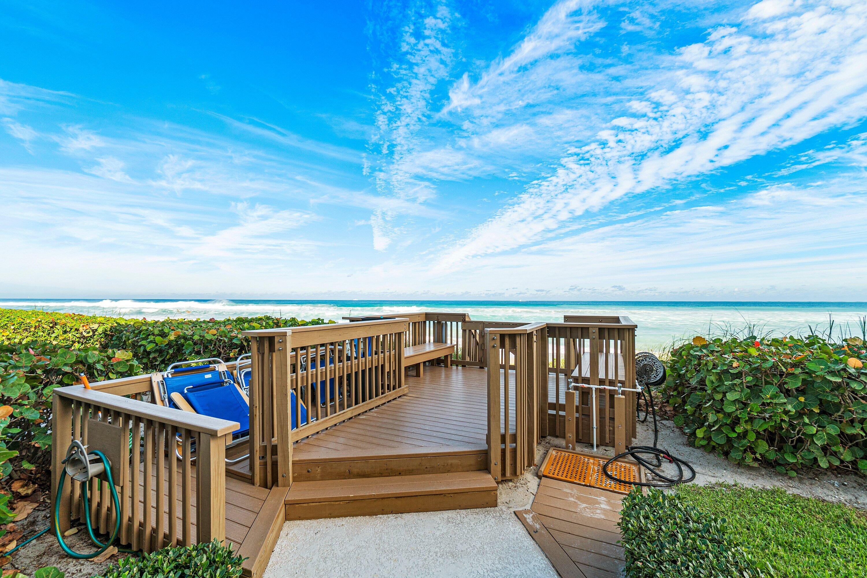ATRIUMS OF PALM BEACH CONDO - Residential