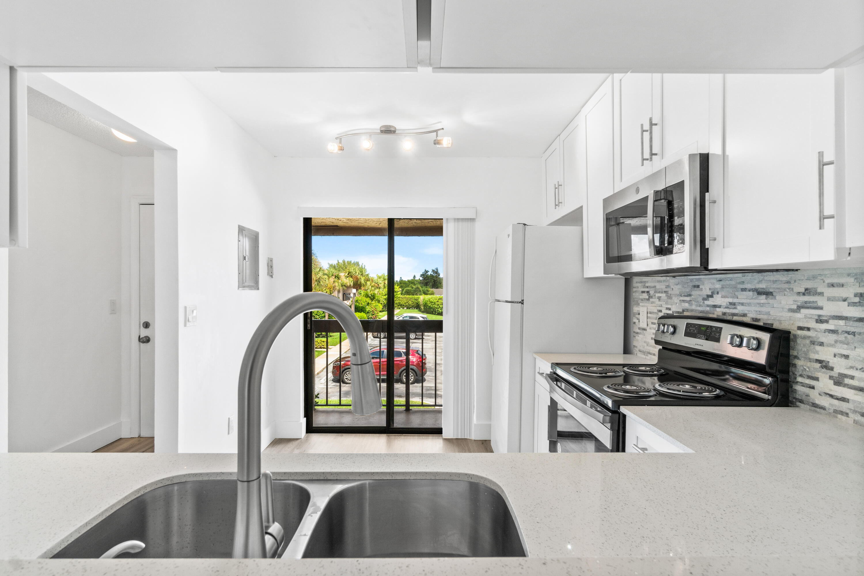 SAN REMO GOLF & TENNIS CLUB CONDO - Residential Lease