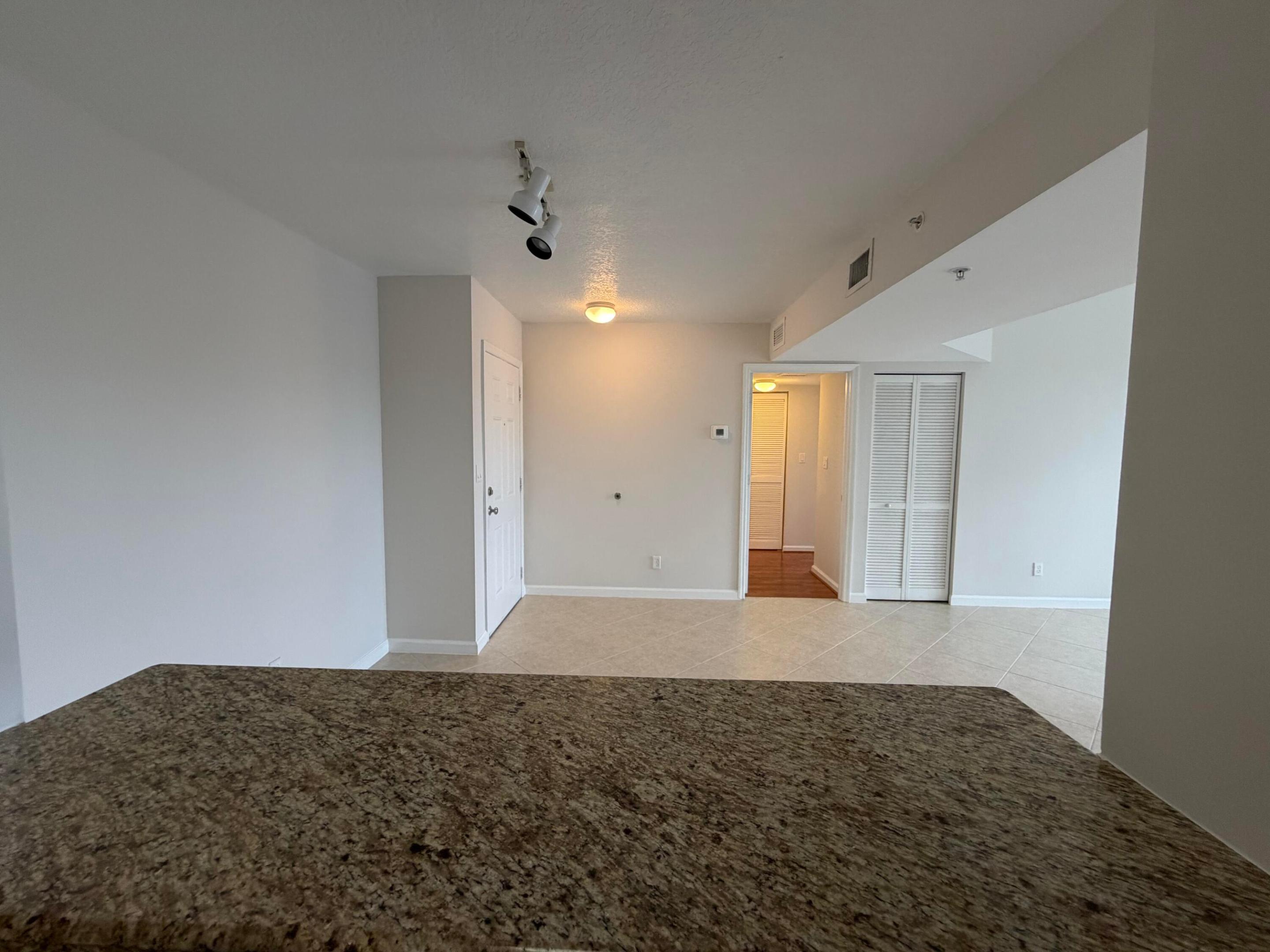 SHERIDAN BEACH CLUB CONDOMINIUM - Residential Lease