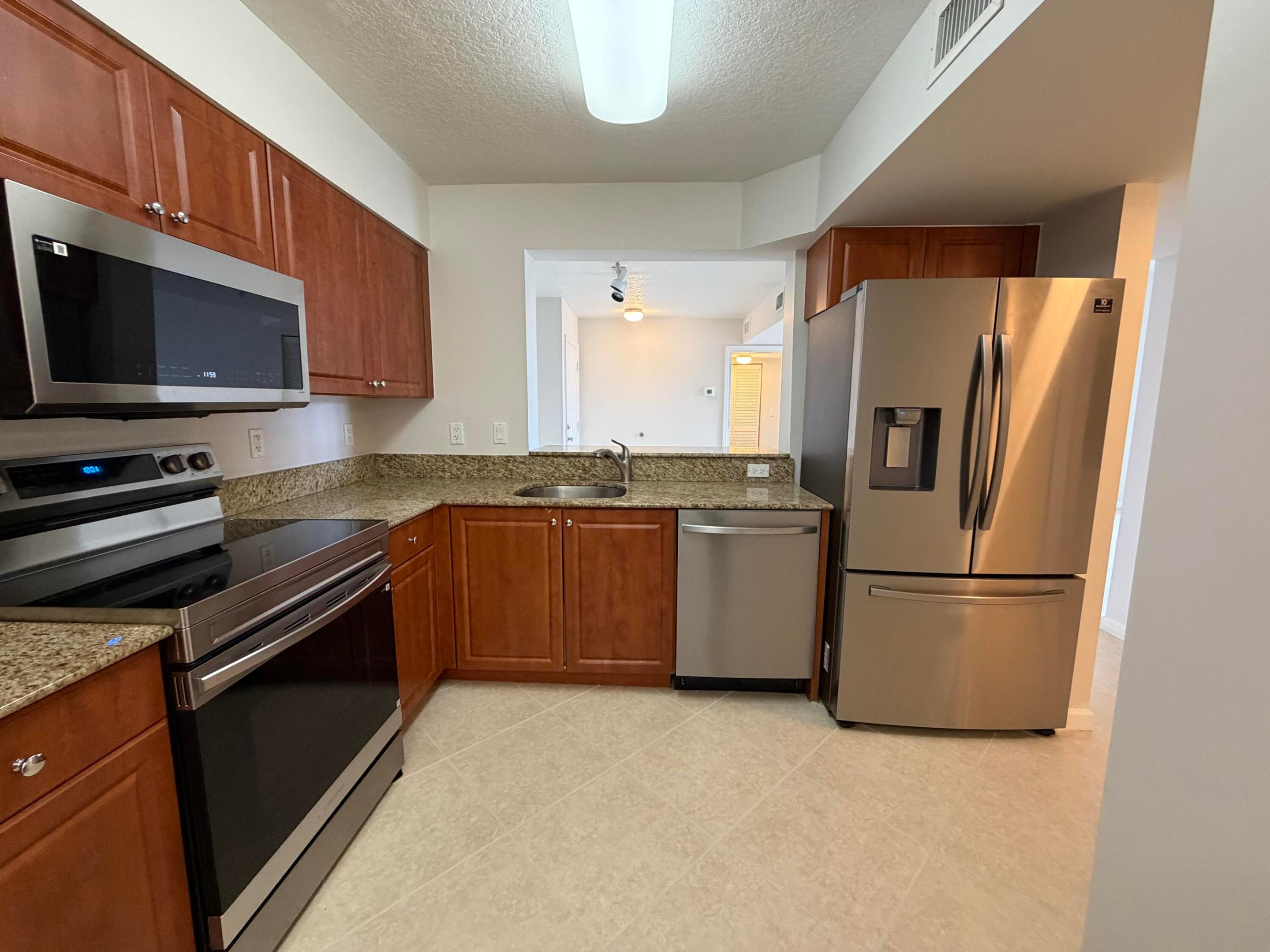 SHERIDAN BEACH CLUB CONDOMINIUM - Residential Lease