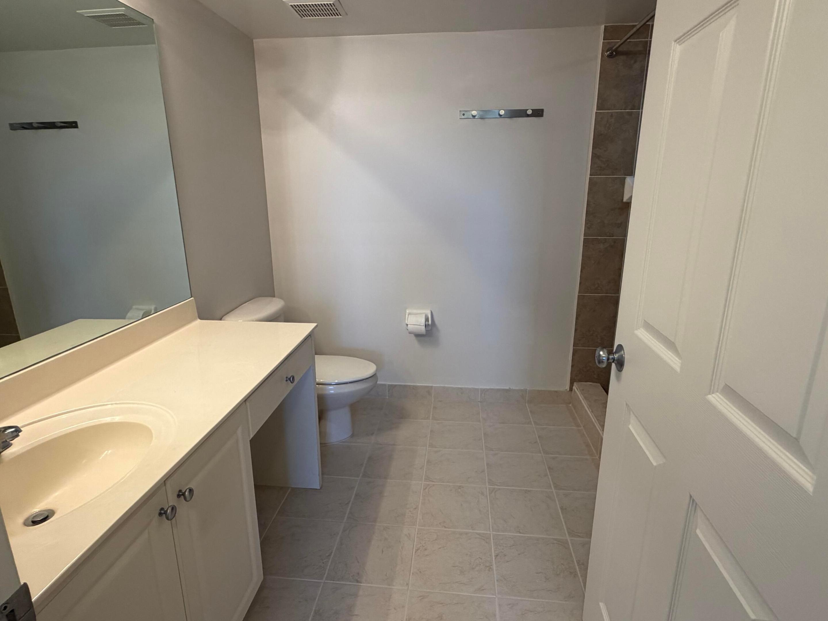 SHERIDAN BEACH CLUB CONDOMINIUM - Residential Lease