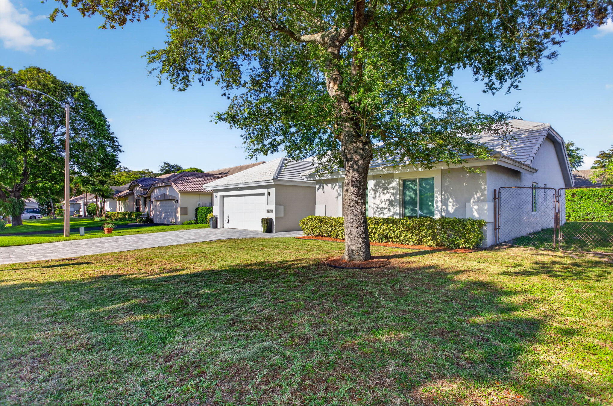 WINSTON PARK - Residential