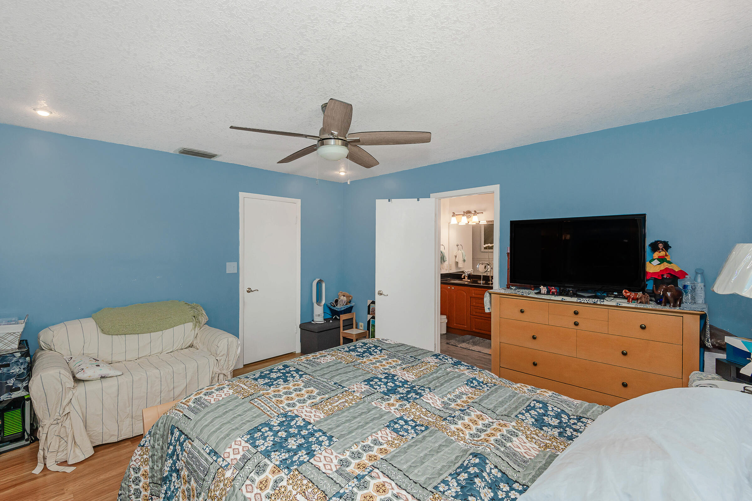 COLONIES TWO CONDO - Residential